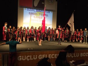 ÖZEL FİNAL LİSESİ'NDE MEZUNİYET HEYECANI