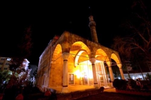 TARİHİ CAMİİ TEHDİT ALTINDA