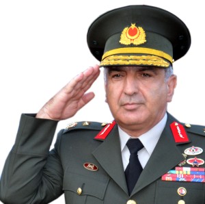 GÖNÜLLERİN PAŞASI TÜMGENERAL OLDU