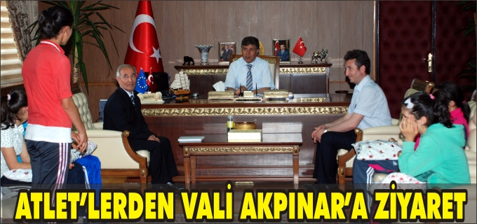 ATLETİZM TÜRKİYE ŞAMPİYONASI’NDA DERECEYE GİREN ATLETLERDEN VALİ AKPINAR’A ZİYARET