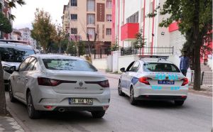 OTOMOBİL YAYAYA ÇARPTI