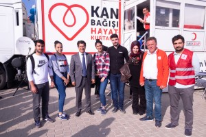 REKTÖR TAŞ'TAN KAN BAĞIŞI KAMPANYASINA DESTEK