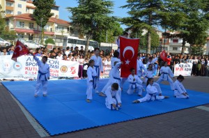 SPORUN EN'LERİ ONURLANDIRILDI