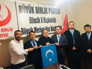 ALPERENLER, DOĞU TÜRKİSTANLILARA SAHİP ÇIKTI