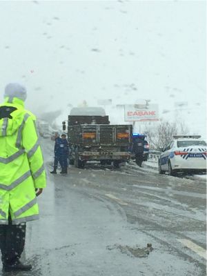 ESKİŞEHİR-BOZÜYÜK YOLU BİR SÜRE KAPANDI