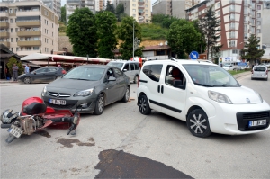 ESKİ OTOGAR KAVŞAĞINDA KAZA