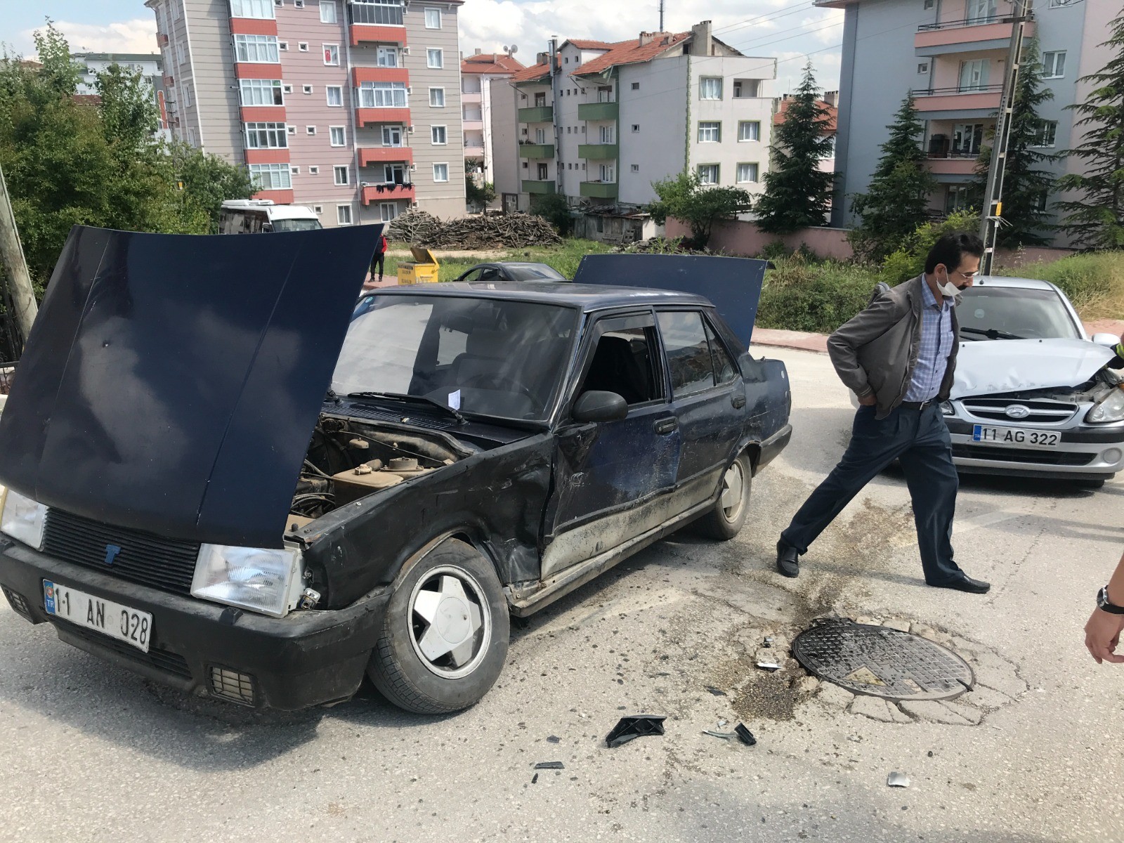 HÜRRİYET MAHALLESİ'NDE KAZA 3 YARALI