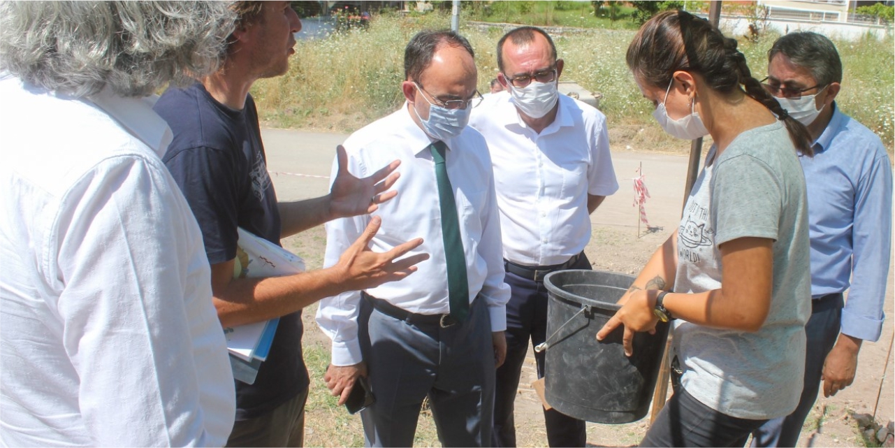 Rektör Hoca sahaya indi