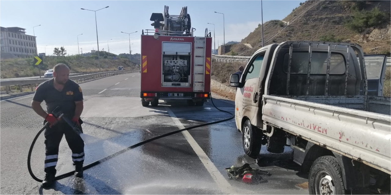 Seyir halinde alev aldı