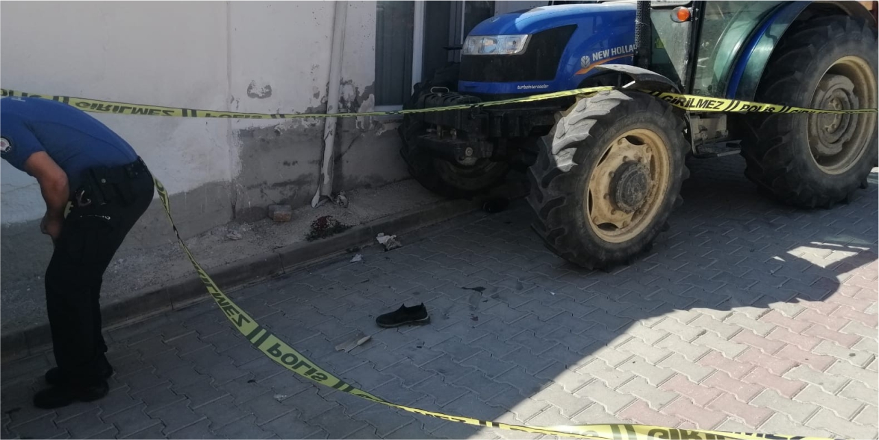 Traktörün çarptığı yaya hayatını kaybetti