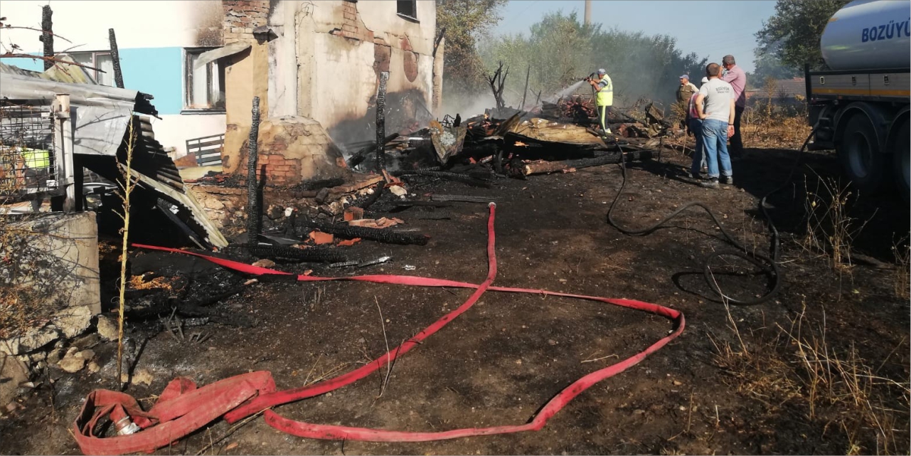Muratdere Köyü'nde ev yangını