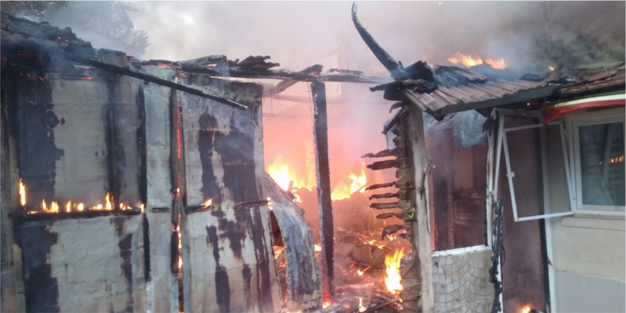 Bozüyük'te korkutan ev yangını