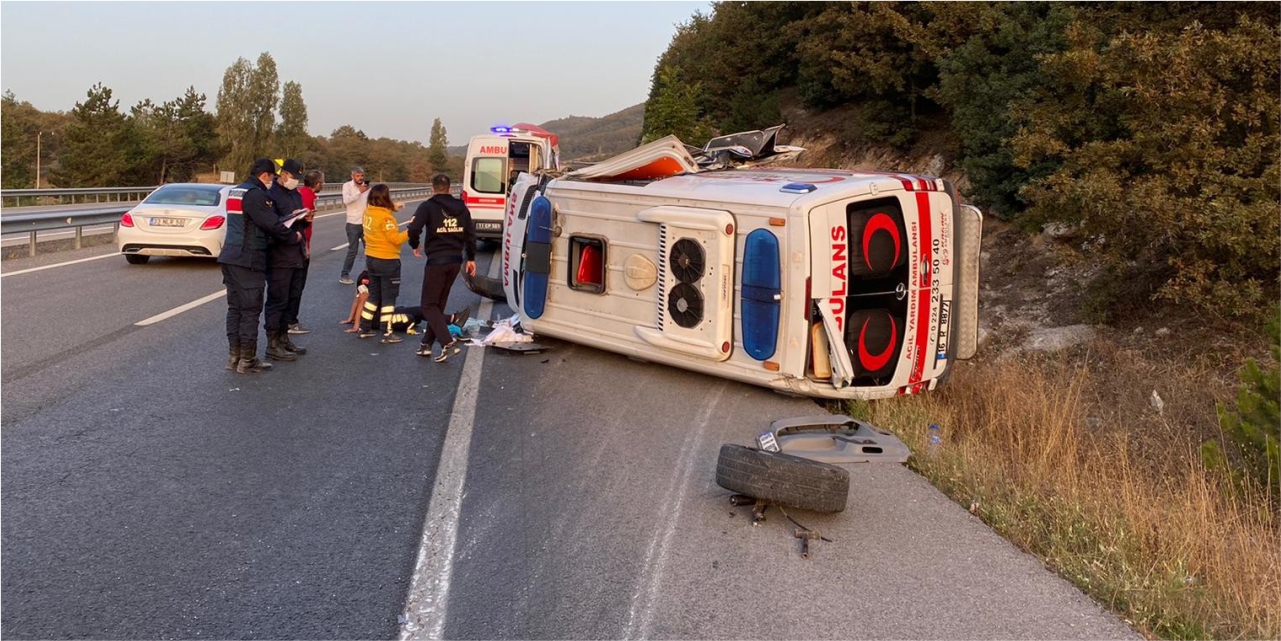 Ambulans kaza yaptı!