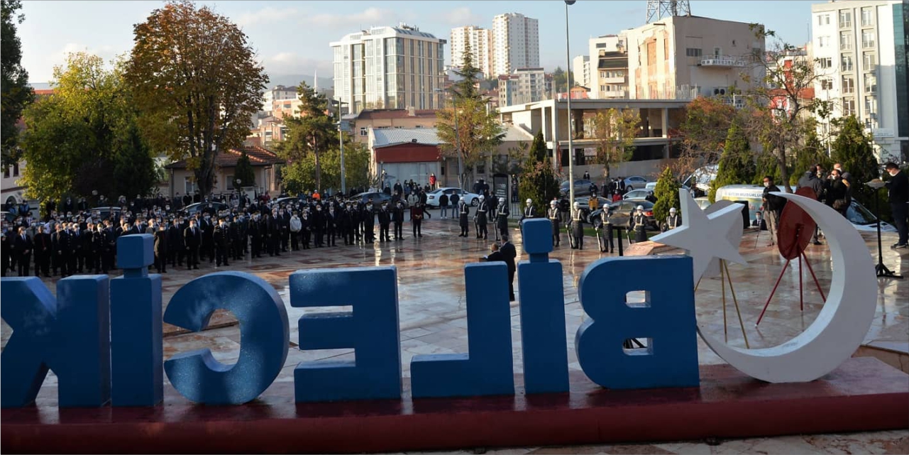 Atatürk saygıyla anıldı