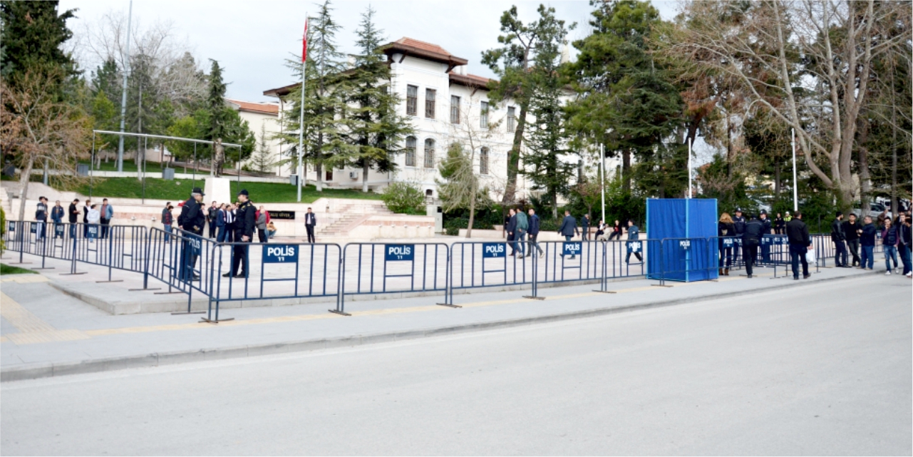 Miting ve toplanma alanları belirlendi