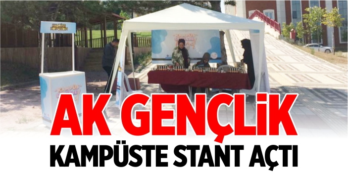 AK Gençlik kampüste stant açtı