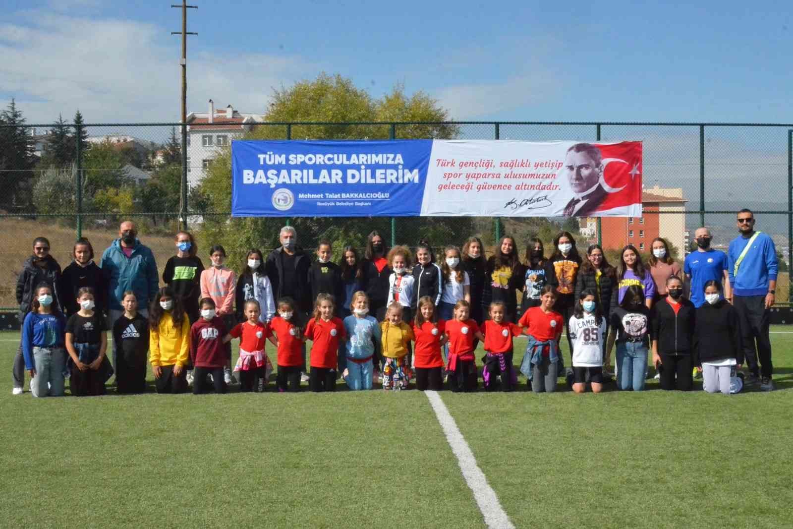 Amatör Spor Haftası’nda Bozüyük Kent Ormanı’na yürüdüler