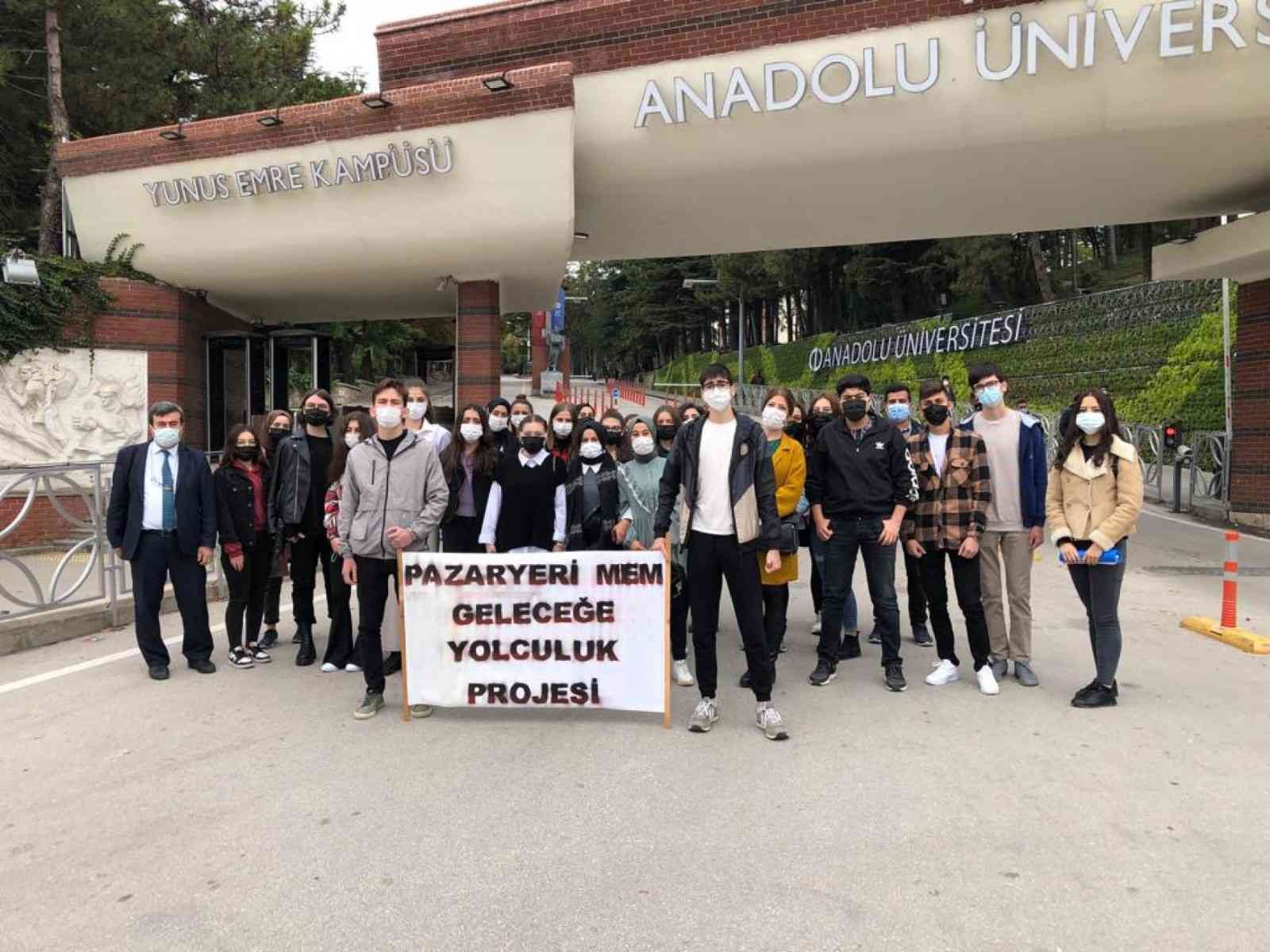 Başarılı öğrenciler hayallerindeki üniversite ile tanışıyor