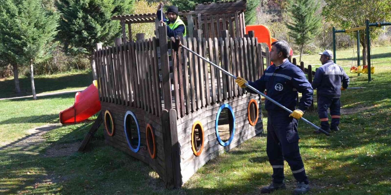 Bozüyük'te ahşap malzeme onarımları hız kazandı