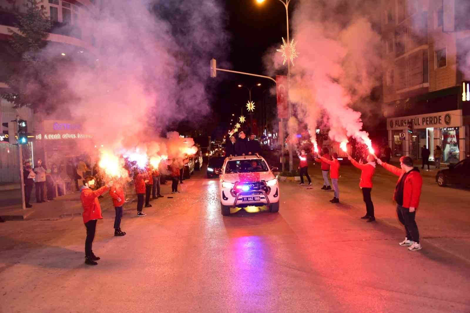 Bozüyük’te Cumhuriyet Bayramı coşkusu araç konvoyu ile yaşandı