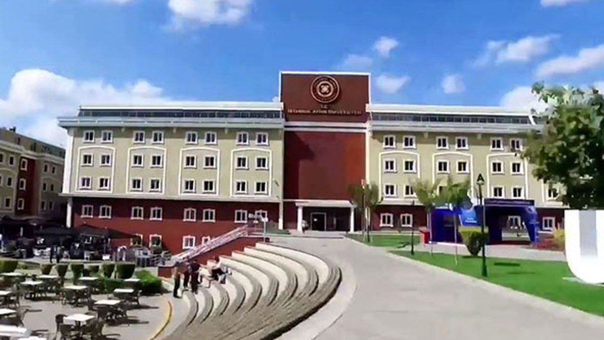 İstanbul Aydın üniversitesi 5 adet araç satacaktır