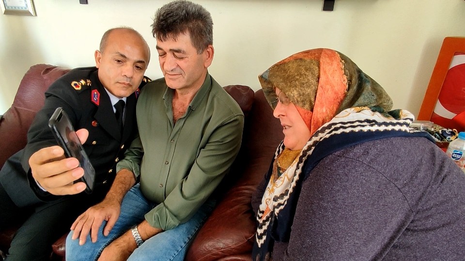 Bakan Soylu şehit ailesi ile görüntülü konuştu