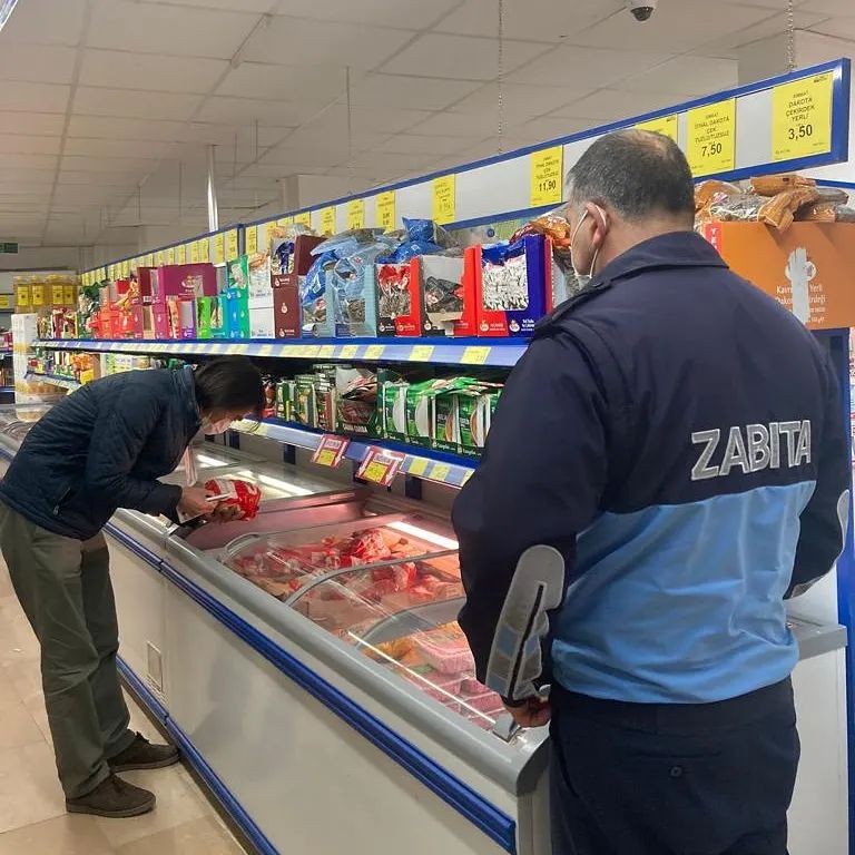 Pazaryeri’nde market ve gıda satış yerleri denetlendi