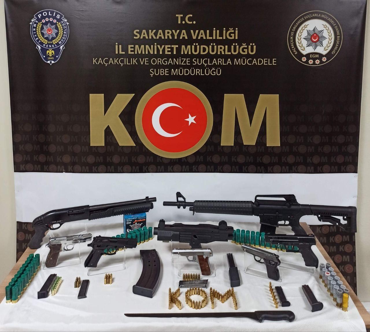 Sakarya’da silah ticareti yapanlara operasyon: 3 gözaltı