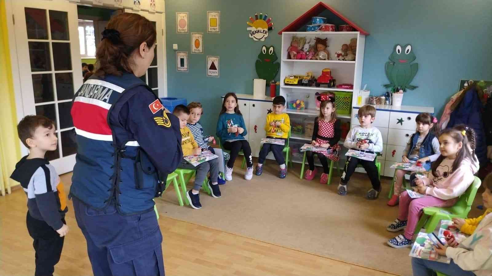 Jandarmandan miniklere çizgi film