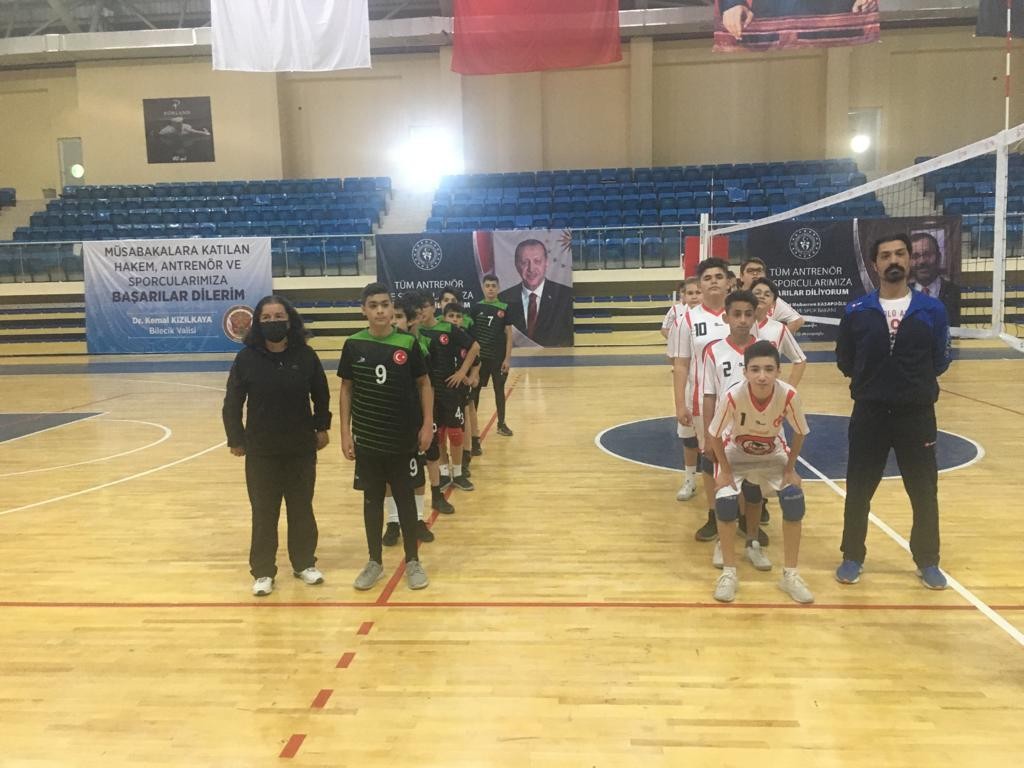 Yıldız erkekler voleybol il şampiyonu Edebali Ortaokulu oldu