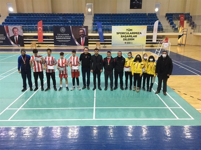 Gençler Badminton Grup Müsabakaları sona erdi