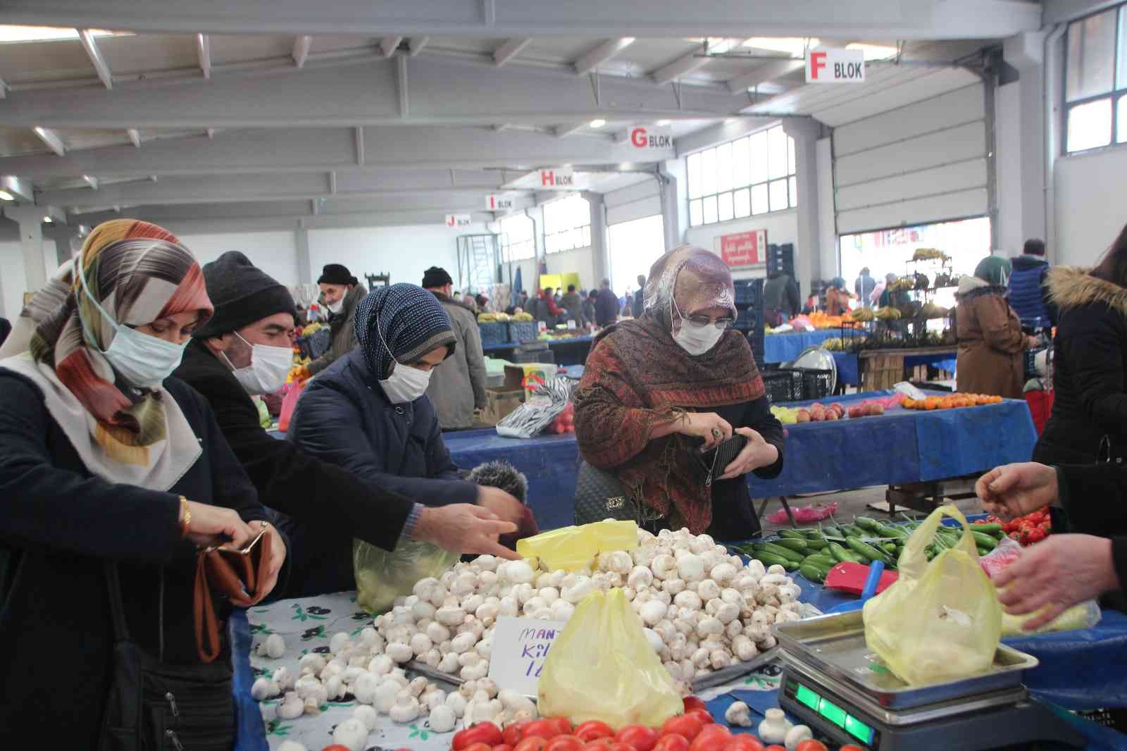 Mantarlar kapış kapış satılıyor