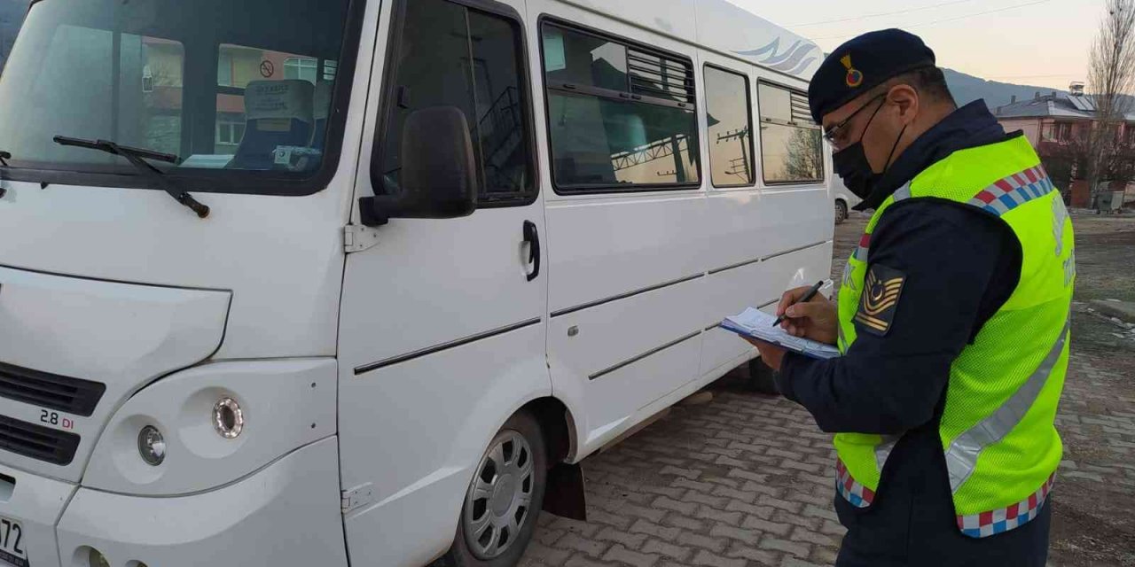 Osmaneli'nde Jandarma'dan servis şoförlerine eğitim