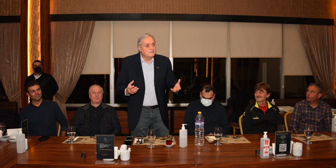 Bozüyük Belediye Başkanı M. Talat Bakkalcıoğlu, Vitra Spor yöneticileri ile bir araya geldi
