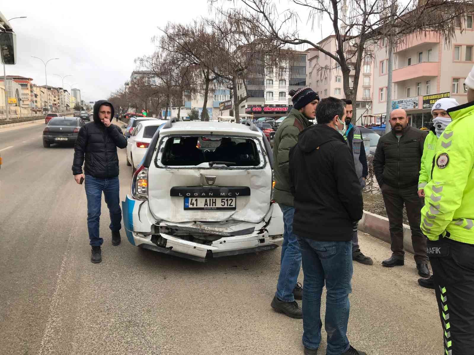 Kongre merkezi önünde kaza