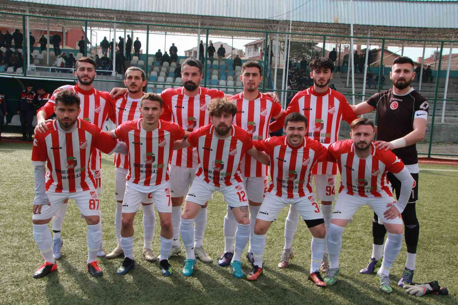 Bilecikspor ilk yarıda zorlandığı maçı ikinci yarıda bitirdi