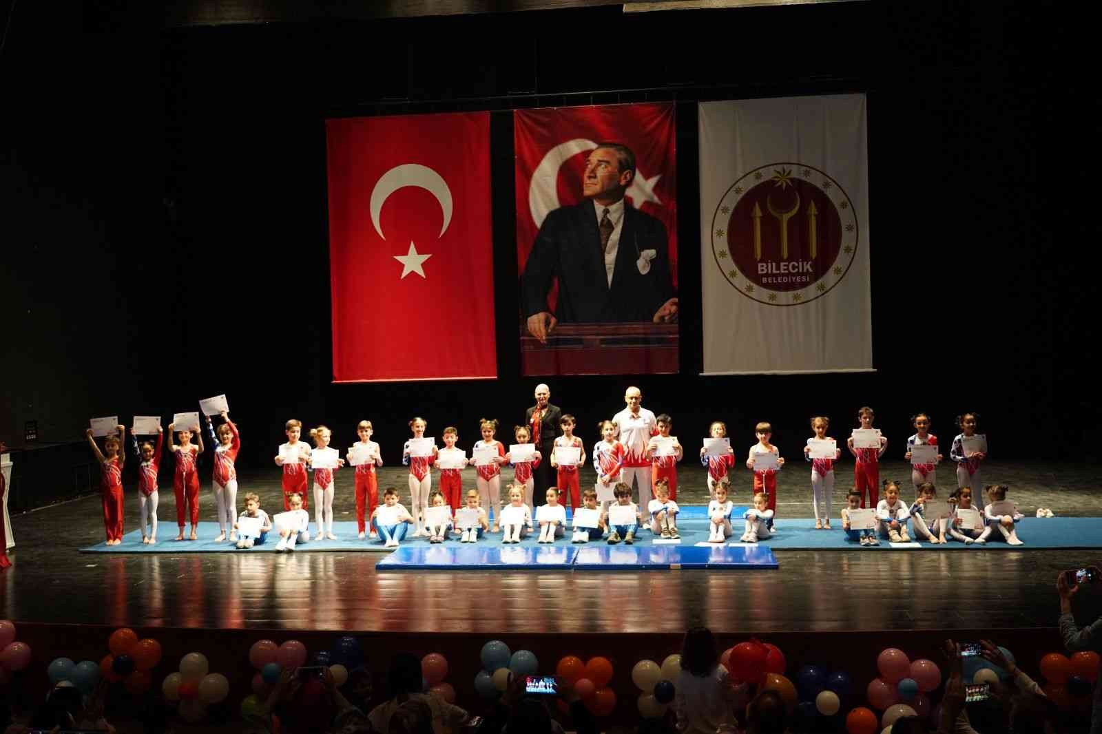 Cimnastik kursu öğrencileri yeteneklerini sergiledi, sertifikalarını aldı