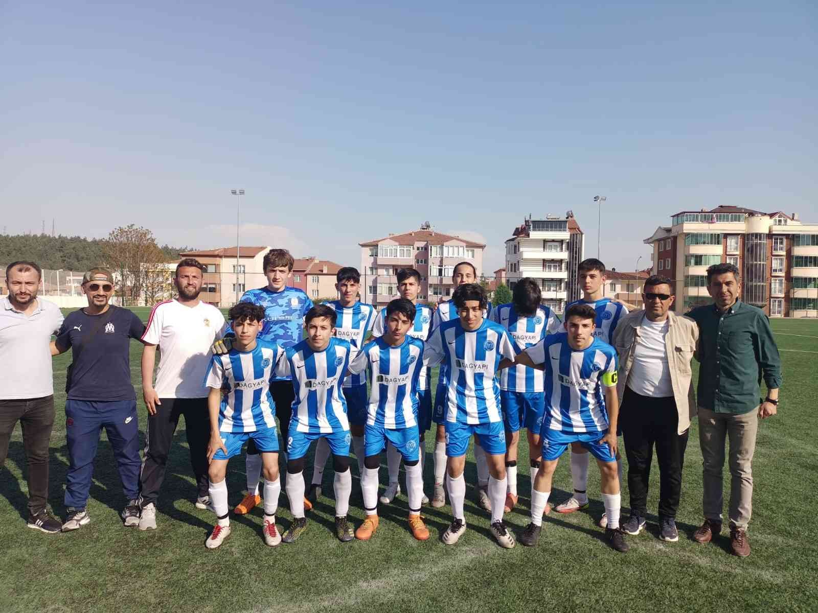 U16 Gençler Futbol Ligi’nin şampiyonu 1299 Bilecik Kulübü