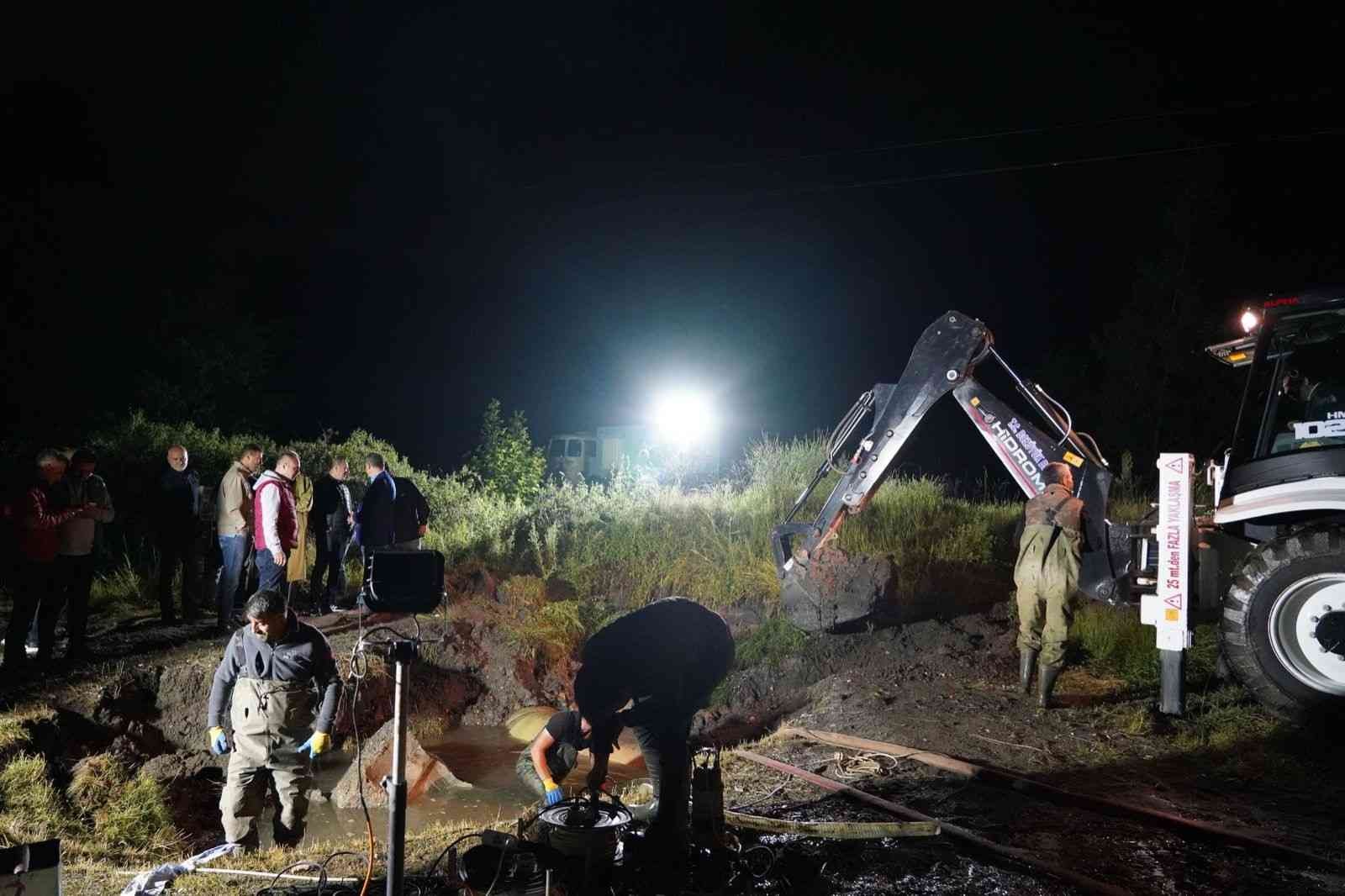 Başkan Vekili Subaşı gece boyunca sahada çalışmaları takip etti