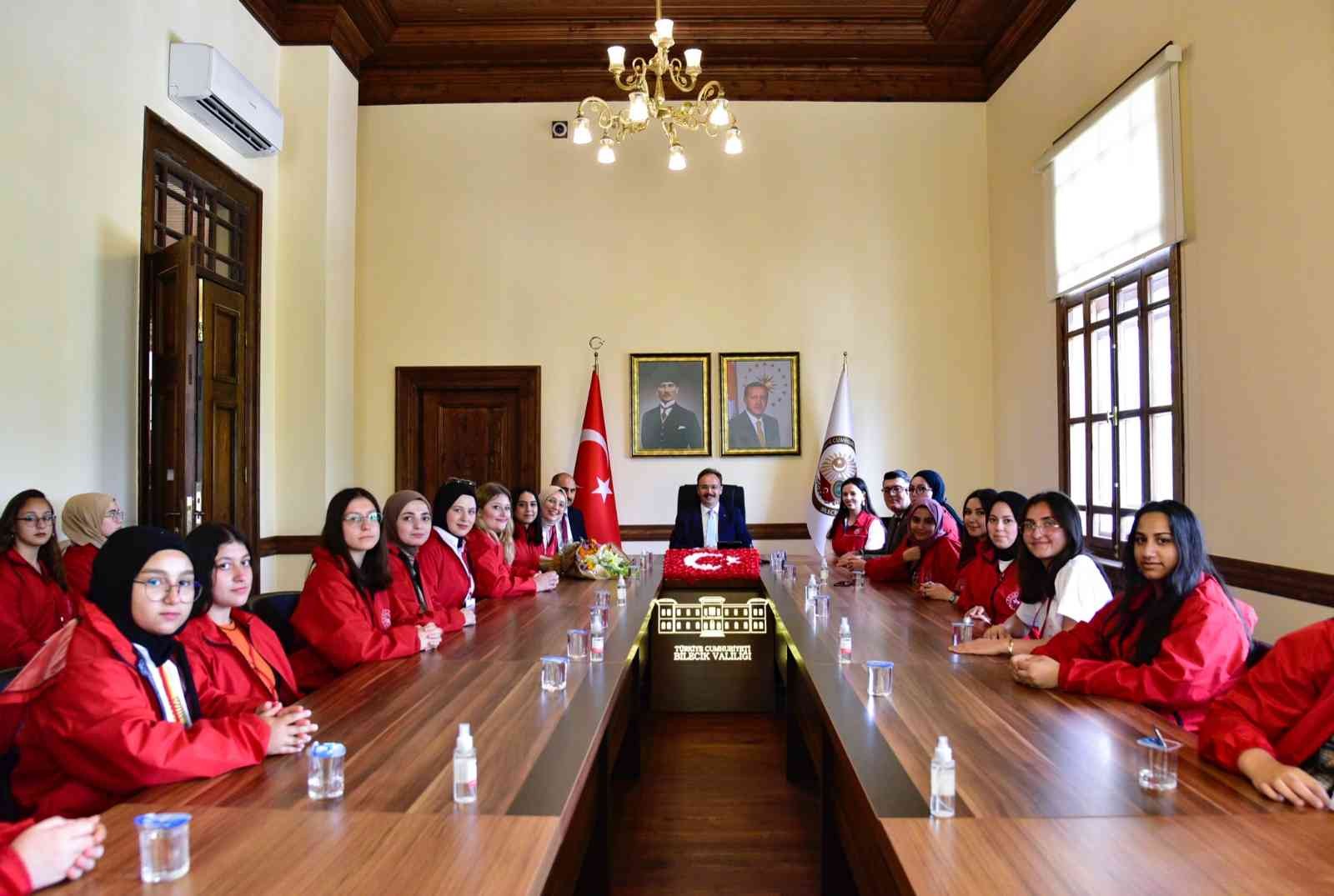 Tekirdağlı öğrenciler Vali Kızılkaya’nın misafiri oldu