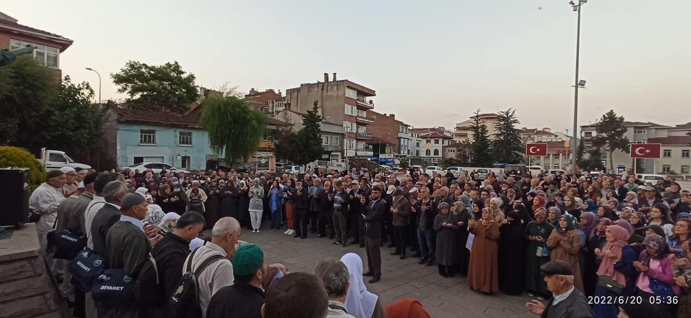 Bozüyük’te hacı adayları kutsal topraklara uğurlandı