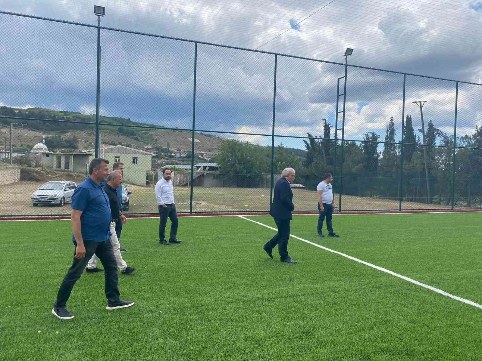 Osmaneli’nde köylere spor tesisleri yapılmaya başlandı