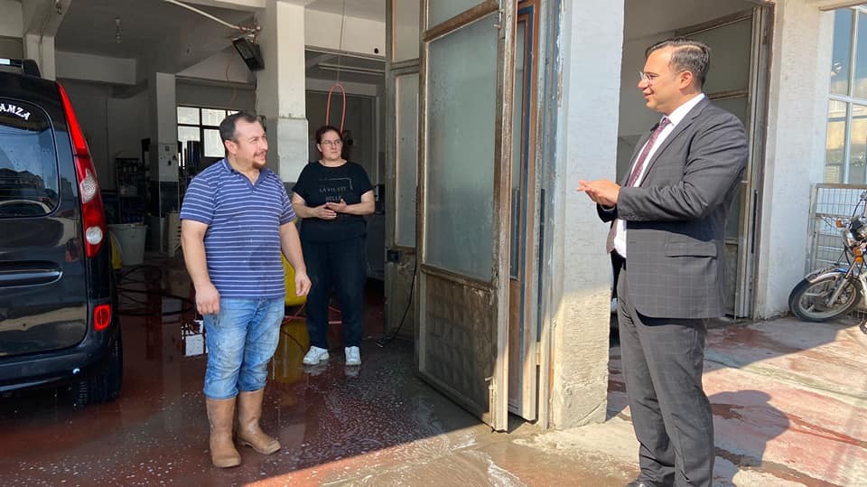 Esnafla karşılıklı görüş alışverişinde bulundu
