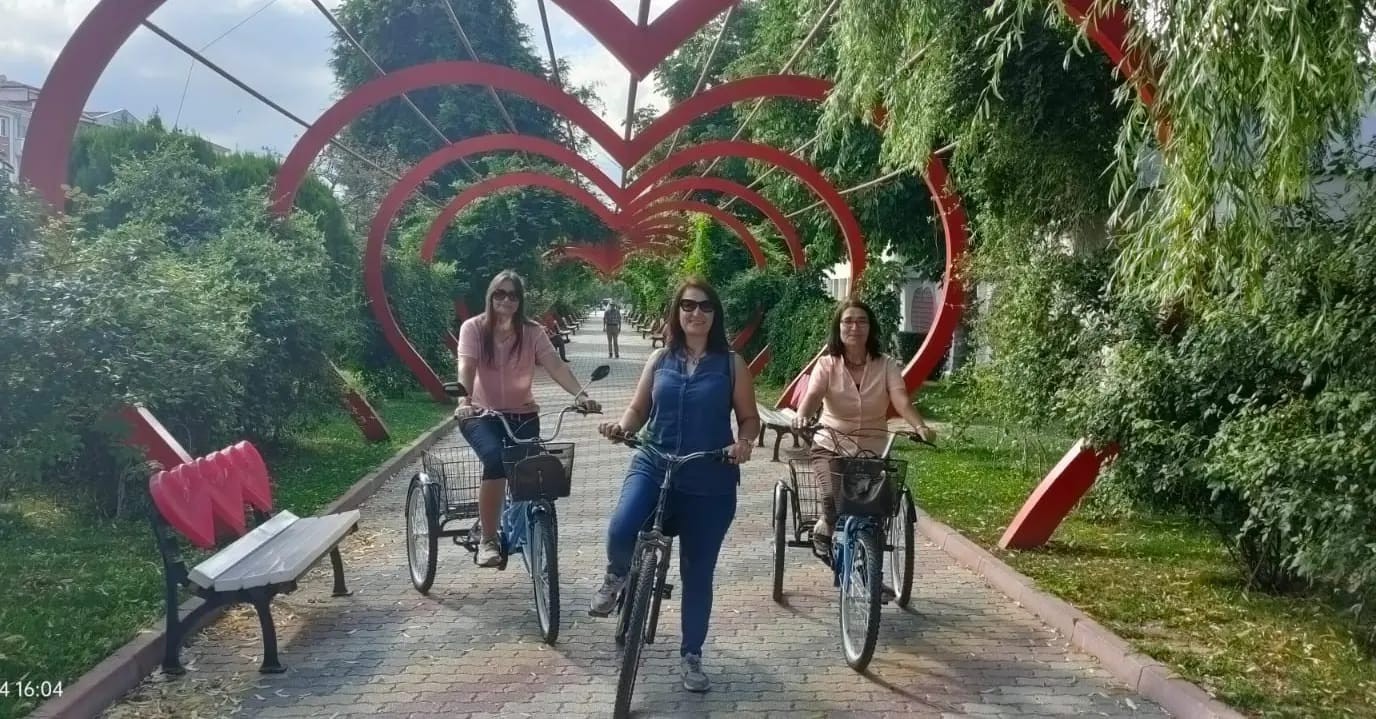 Farkındalık oluşturmak için bayanlar bisiklet sürecek