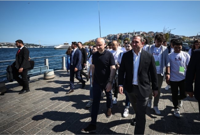 Bakan Karaismailoğlu, Avrupa Hareketlilik Haftası'nda gençlerle buluştu