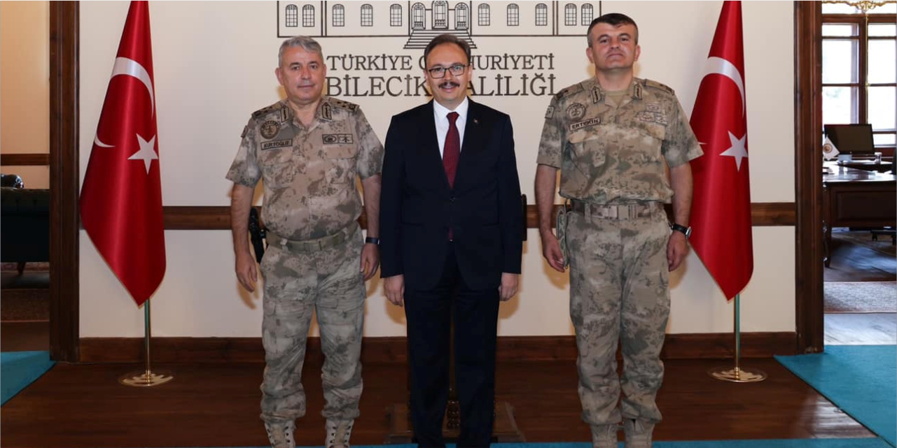 Korgeneral Kurtoğlu'ndan Vali Kızılkaya'ya ziyaret