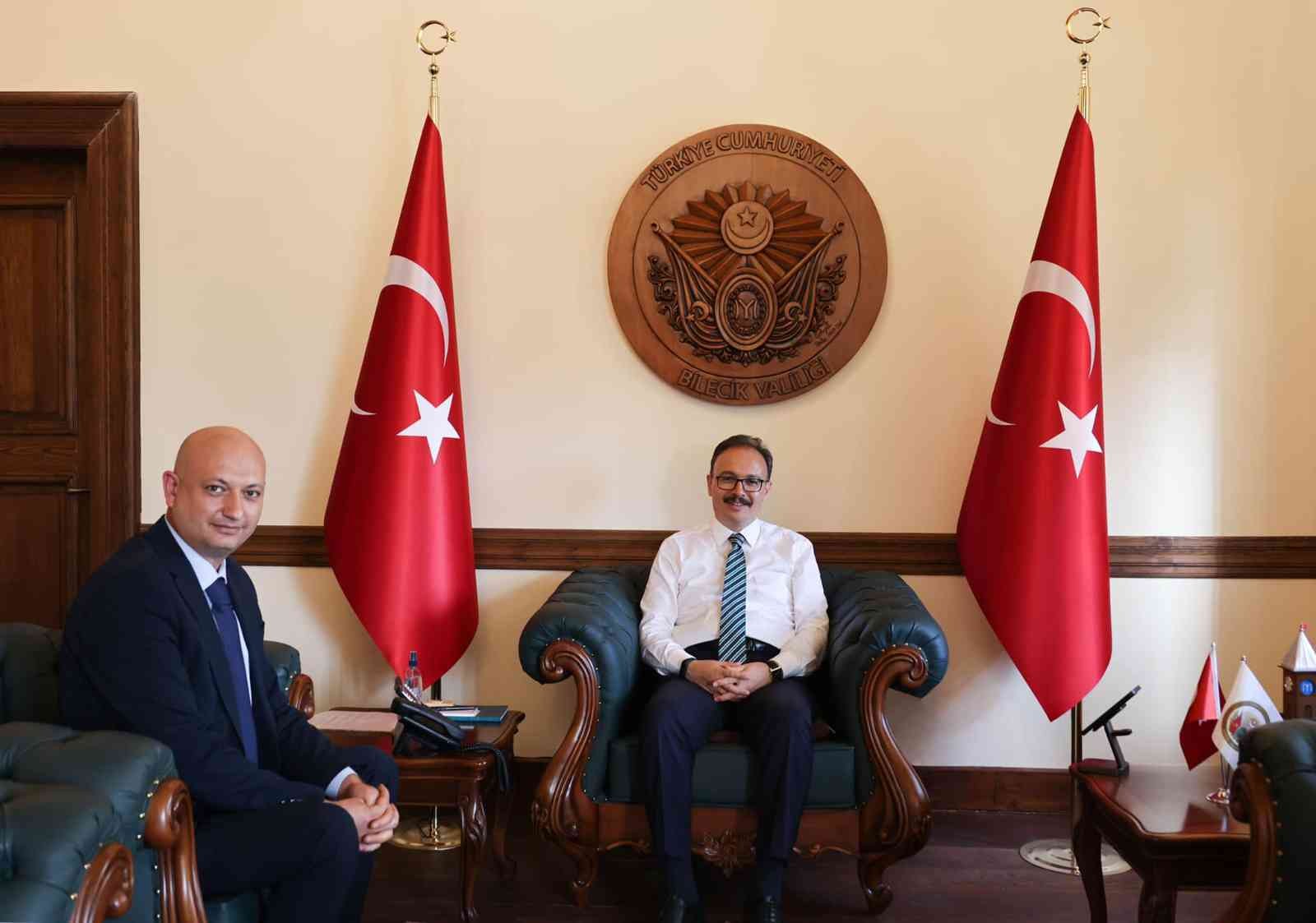 Vali Kızılkaya, TMO Eskişehir Başmüdürü Hasçuhadar ile bir araya geldi