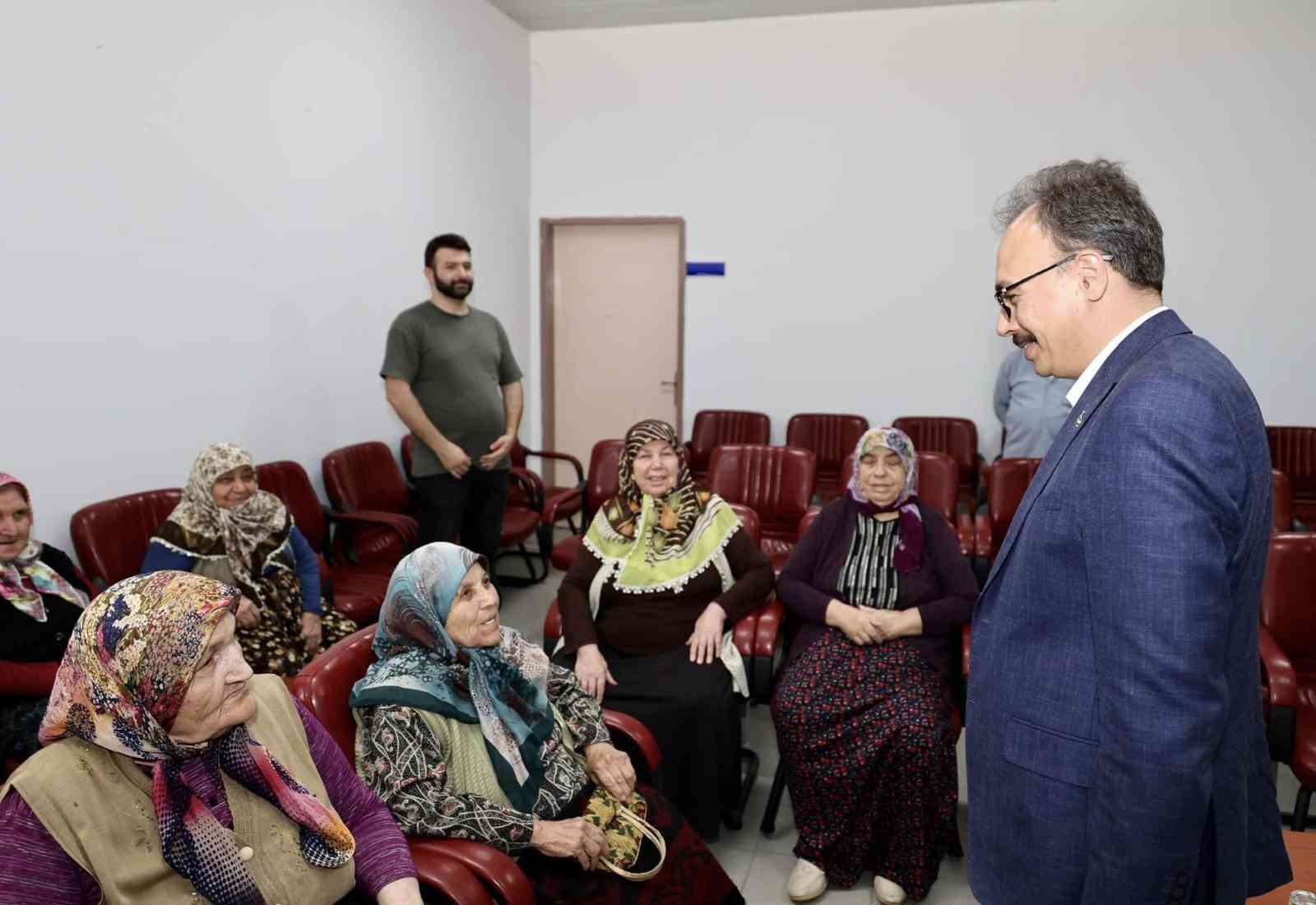Vali Kızılkaya, huzurevini sakinleriyle bir araya geldi