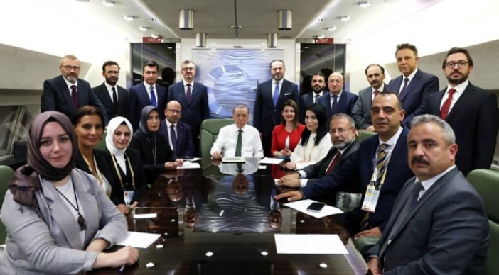 CUMHURBAŞKANI RECEP TAYYİP ERDOĞAN'IN ÇEKYA ZİYARETİ DÖNÜŞÜNDE UÇAKTA GAZETECİLERLE GERÇEKLEŞTİRDİĞİ SÖYLEŞİ