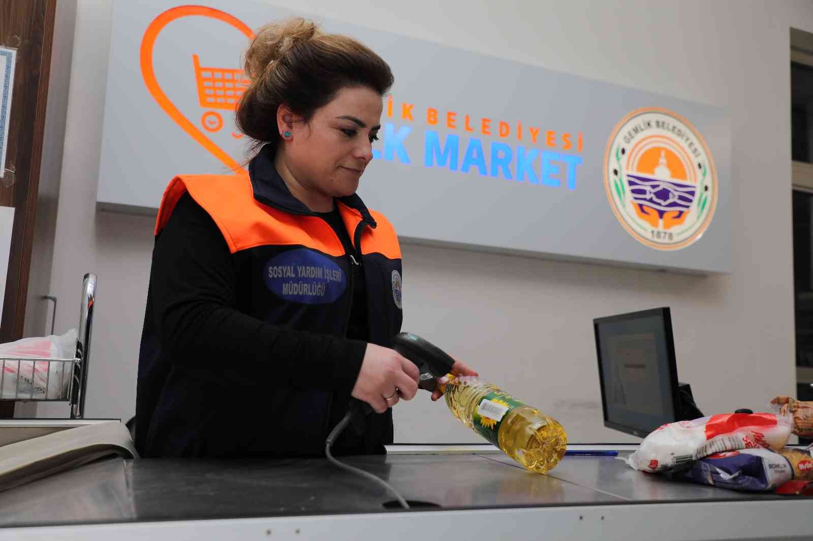 Gemlik’teki bu markette para geçmiyor